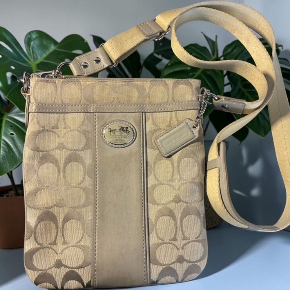 COACH Sutton Signature Jacquard Swingpack Crossbody Bag Khaki Gray 43976 EUC
